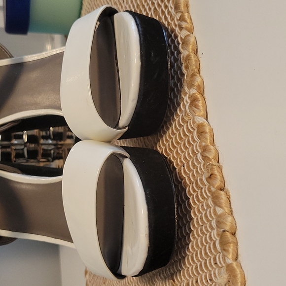 Shoes - Picture 6 of 16